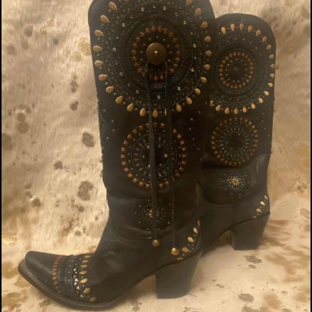 Women’s Vintage Cowboy Boots - Black Embroidery & Studs & Crystals